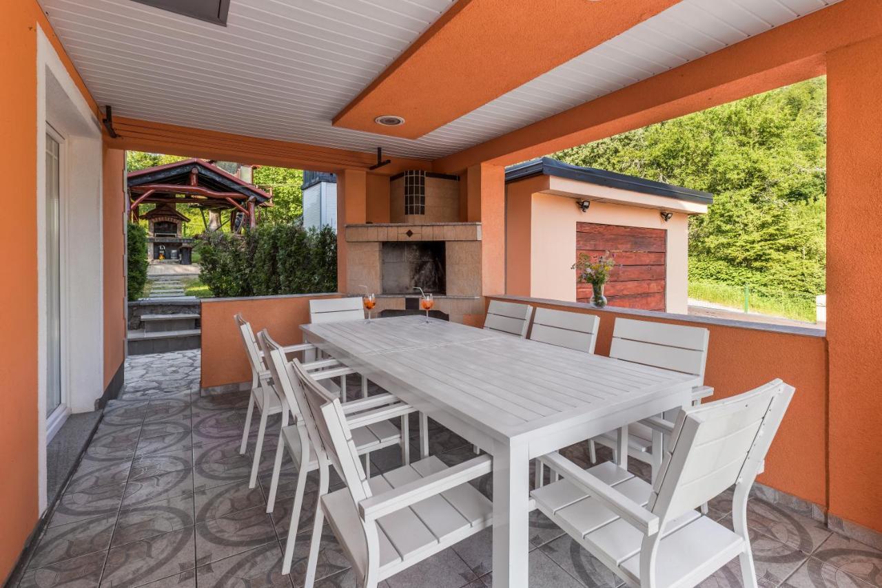 Villa Tratea - With A Heated Pool Tomici Extérieur photo